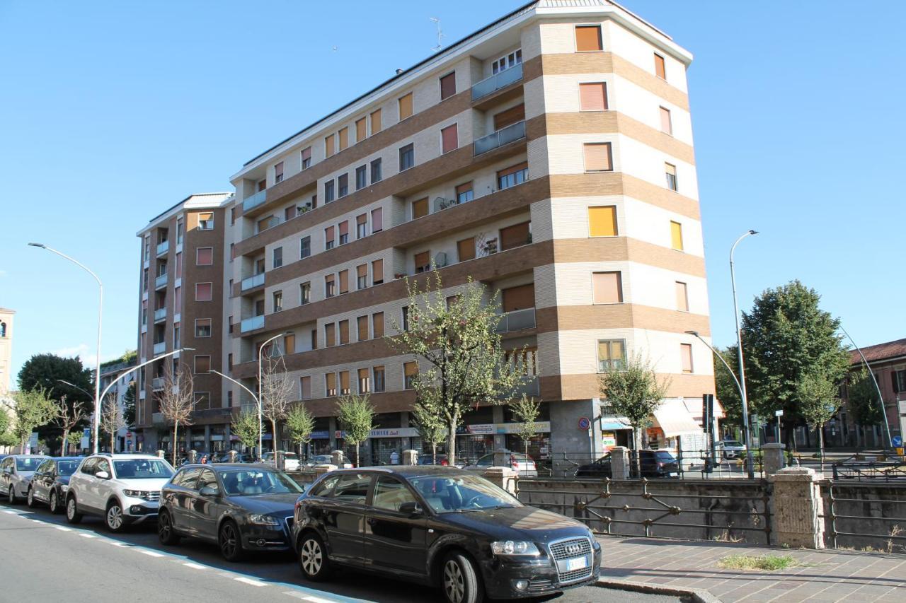 L'Appartamento Della Stazione Di Saronno Exterior photo